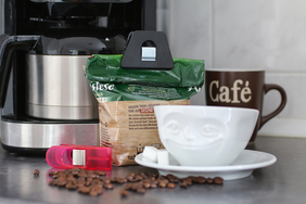 Multi Clips verschließen dank ihrer starken Haltekraft jede angebrochene Kaffeetüte besonders zuverlässig